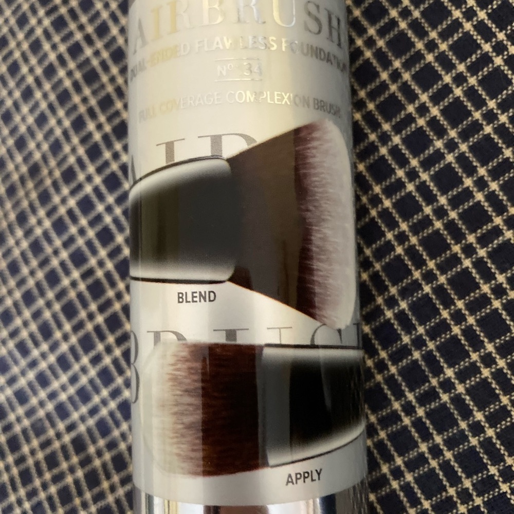 It Cosmetics airbrush dual ended flawless foundation brush